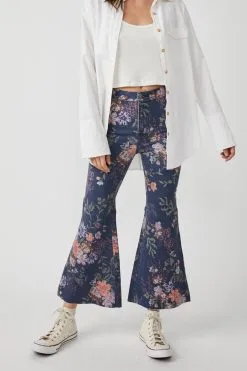 FREE PEOPLE Youthquake Printed Crop Flare