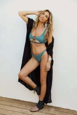 Bond Eye Ring Scene Brief