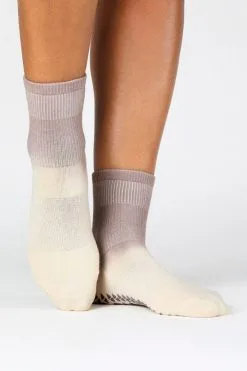 Pointe Studio Cameron Ankle Grip Sock 10 Pointe Studio Cameron Ankle Grip Sock -Cheap Swim Sales Store PointeStudioGripSocksKariellaSpring2023 24of29