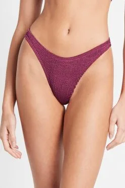 Bond Eye Scene Brief